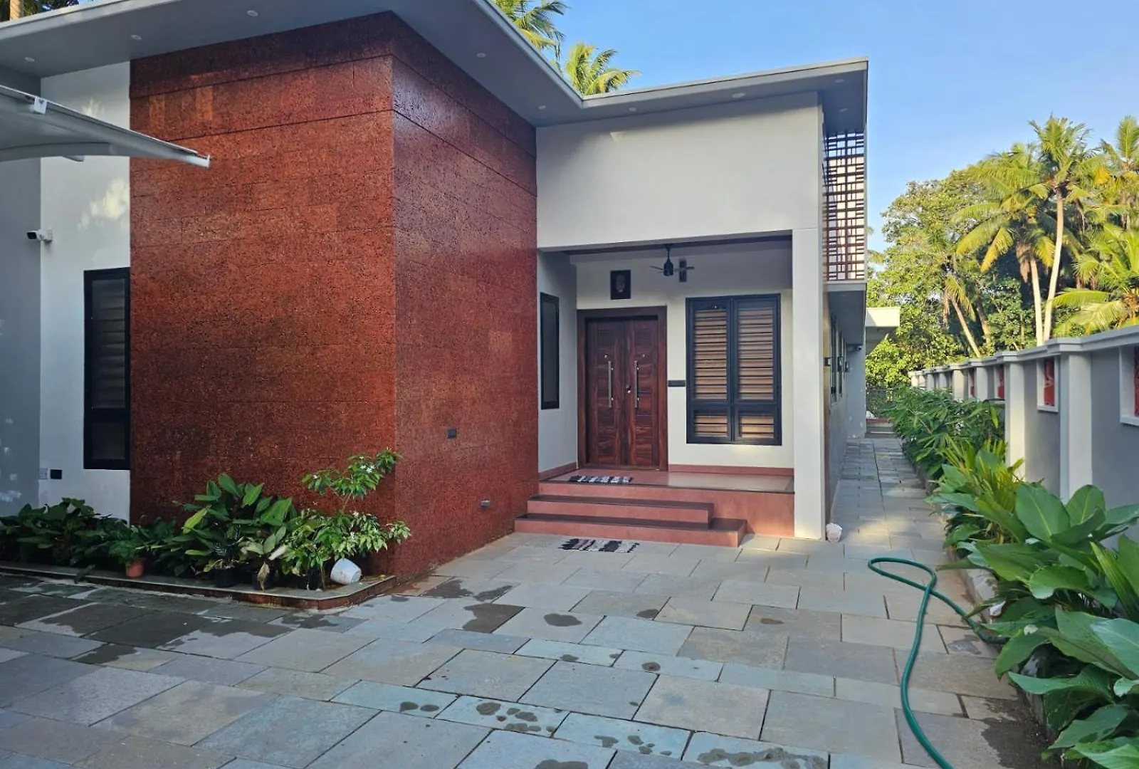 Hrishi Guest Suites 2Bhk Thiruvananthapuram Apartment